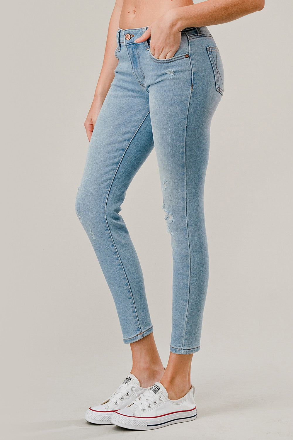 Mid - Rise Skinny Jean - Light Wash