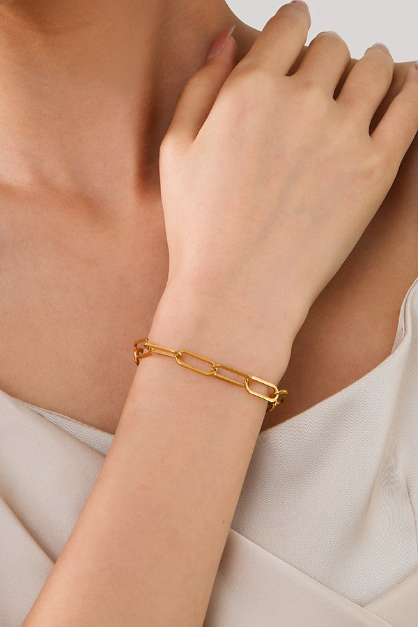 Dainty Paperclip Gold Bracelet