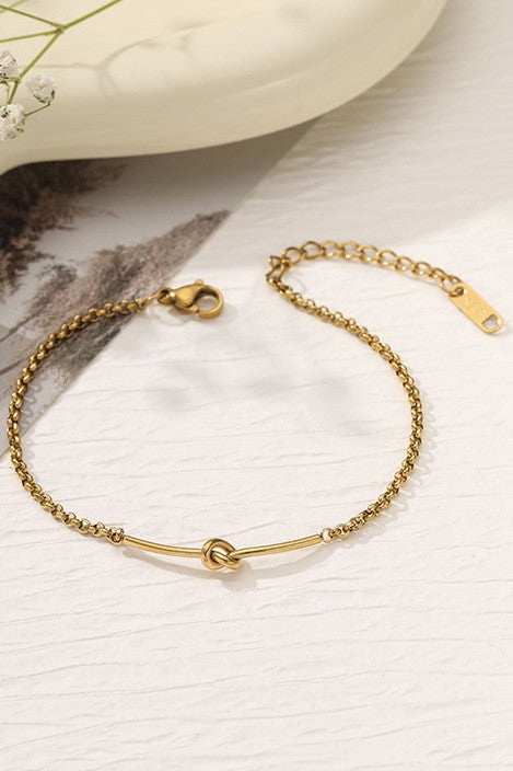 Dainty Knot Gold Bracelet