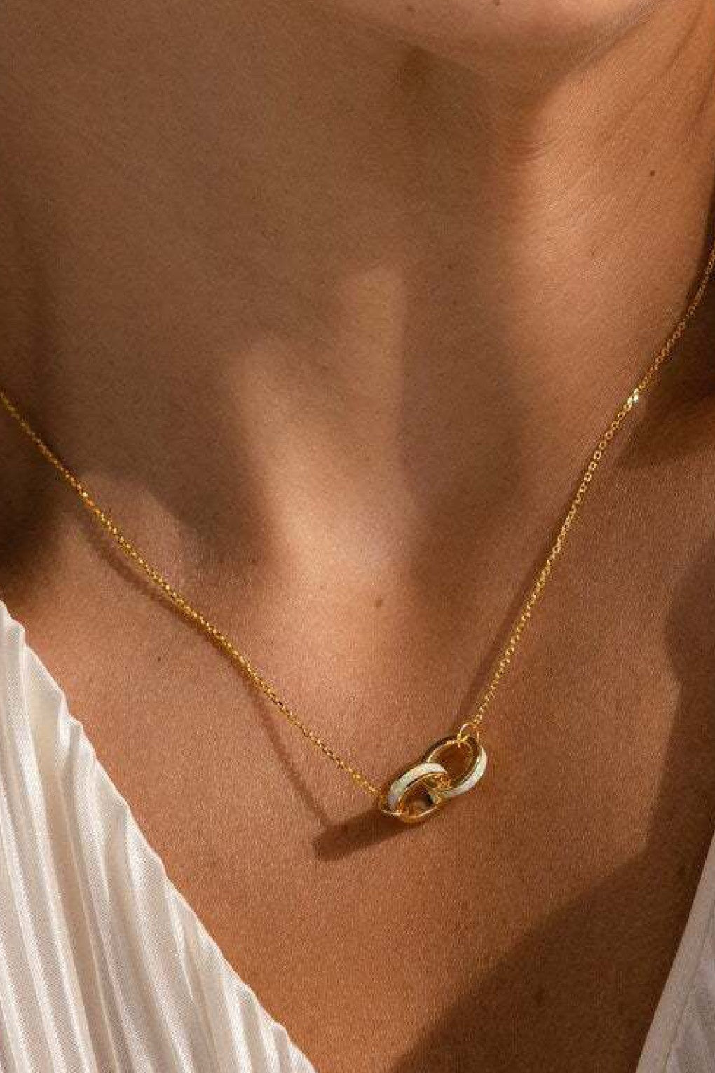 Dainty 18K Intertwining Opal Chain Necklace