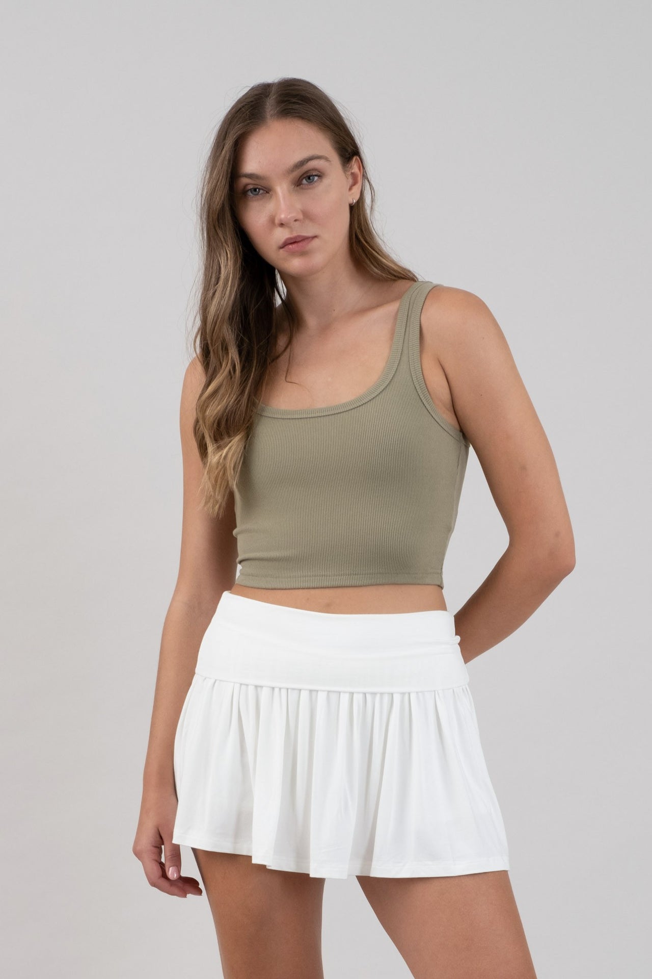 Scoop Neck Sleeveless Cropped Knit Tank Top - Light Olive